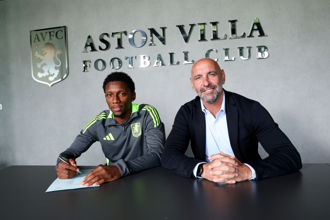 Aston Villa, Jaden Philogene’i kadrosuna kattı
