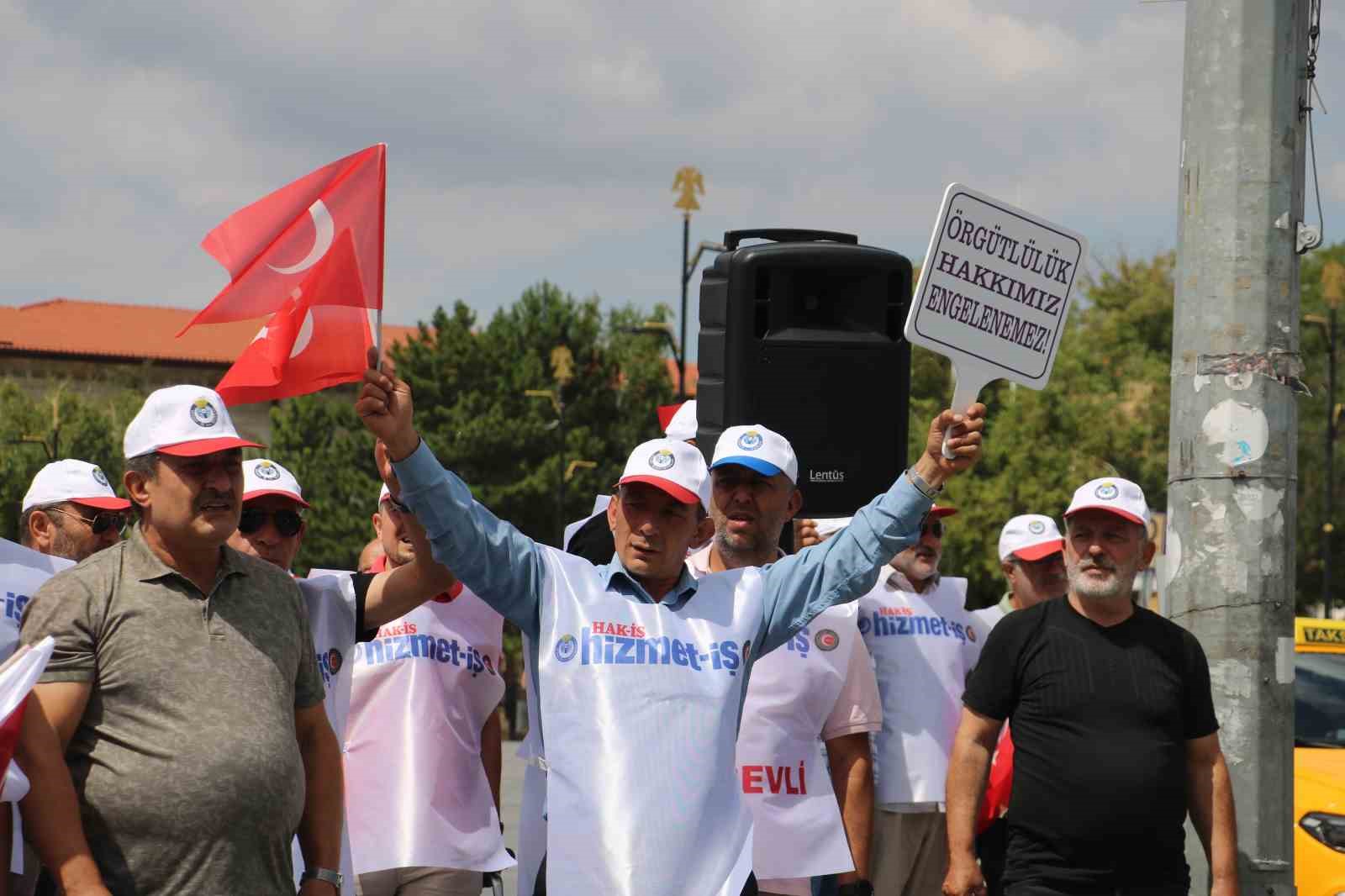 İşçiler BBP’li Başkanı protesto etti
