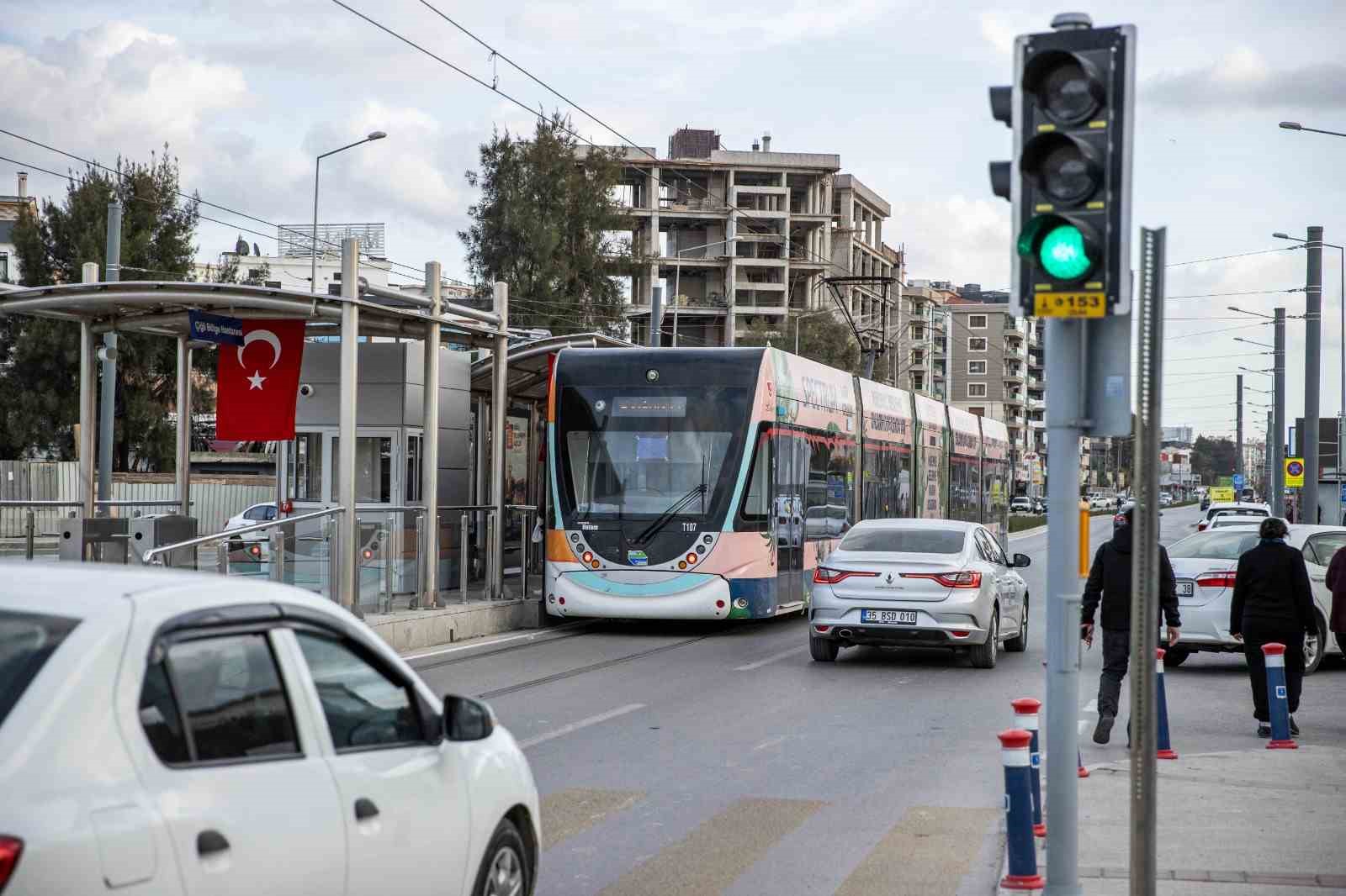 Çiğli ve Karşıyaka tramvay hatlarında aktarmasız ulaşım kolaylığı başlıyor
