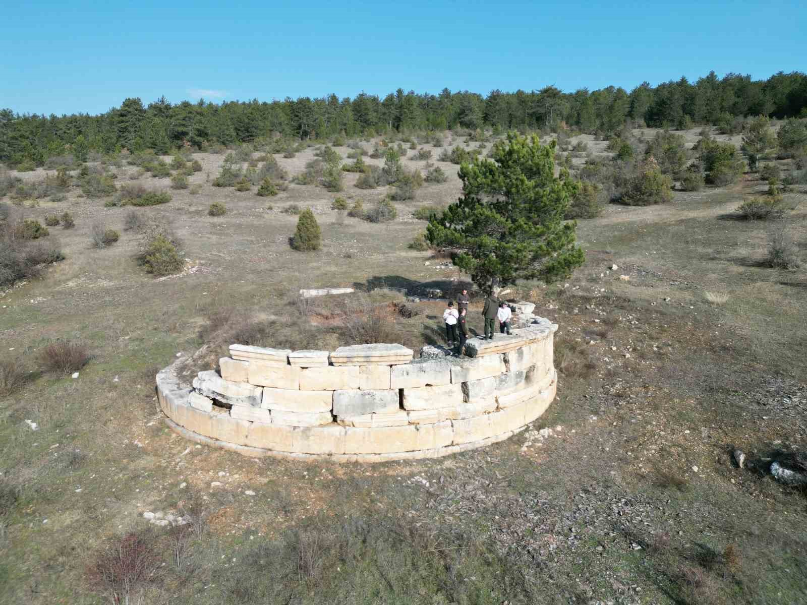 Tarihi, doğal güzelliği ile büyüleyen yayla ve gölet; tabiat parkı olmaya aday
