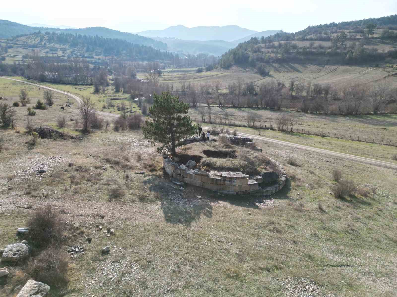 Tarihi, doğal güzelliği ile büyüleyen yayla ve gölet; tabiat parkı olmaya aday
