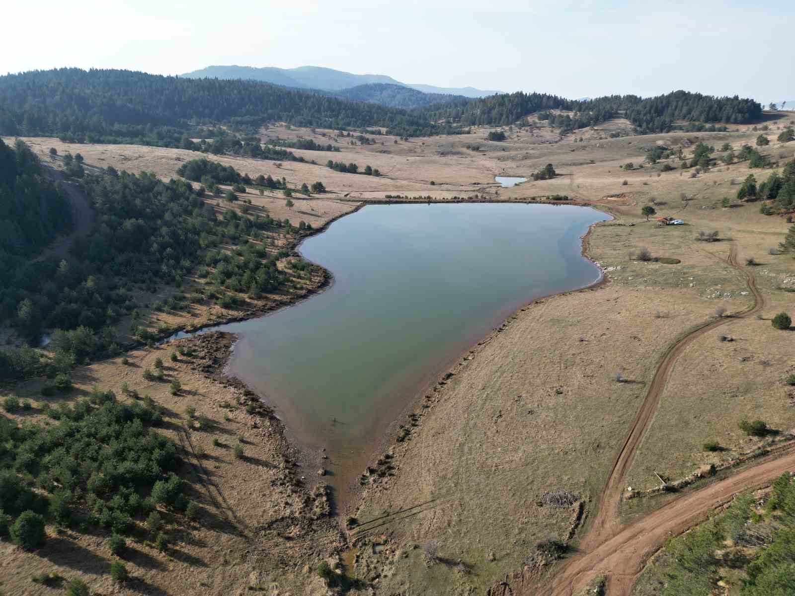 Tarihi, doğal güzelliği ile büyüleyen yayla ve gölet; tabiat parkı olmaya aday
