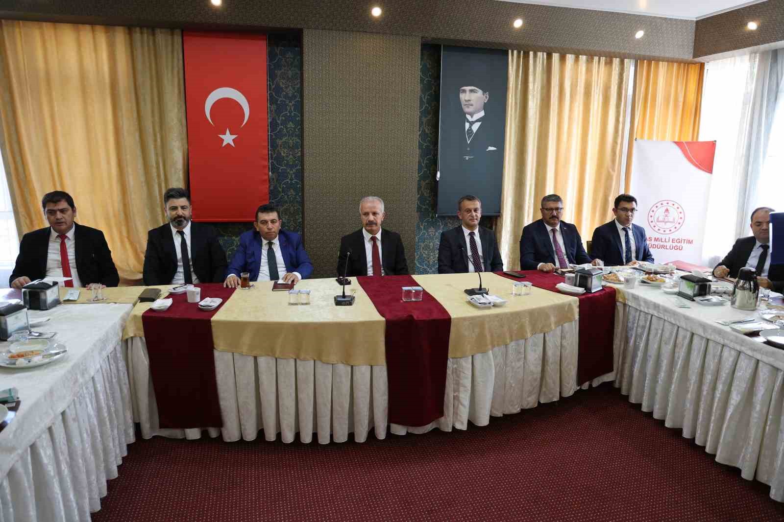 Sivas’ta eğitim HEDEF ve MİRAS’ın meyvesini aldı
