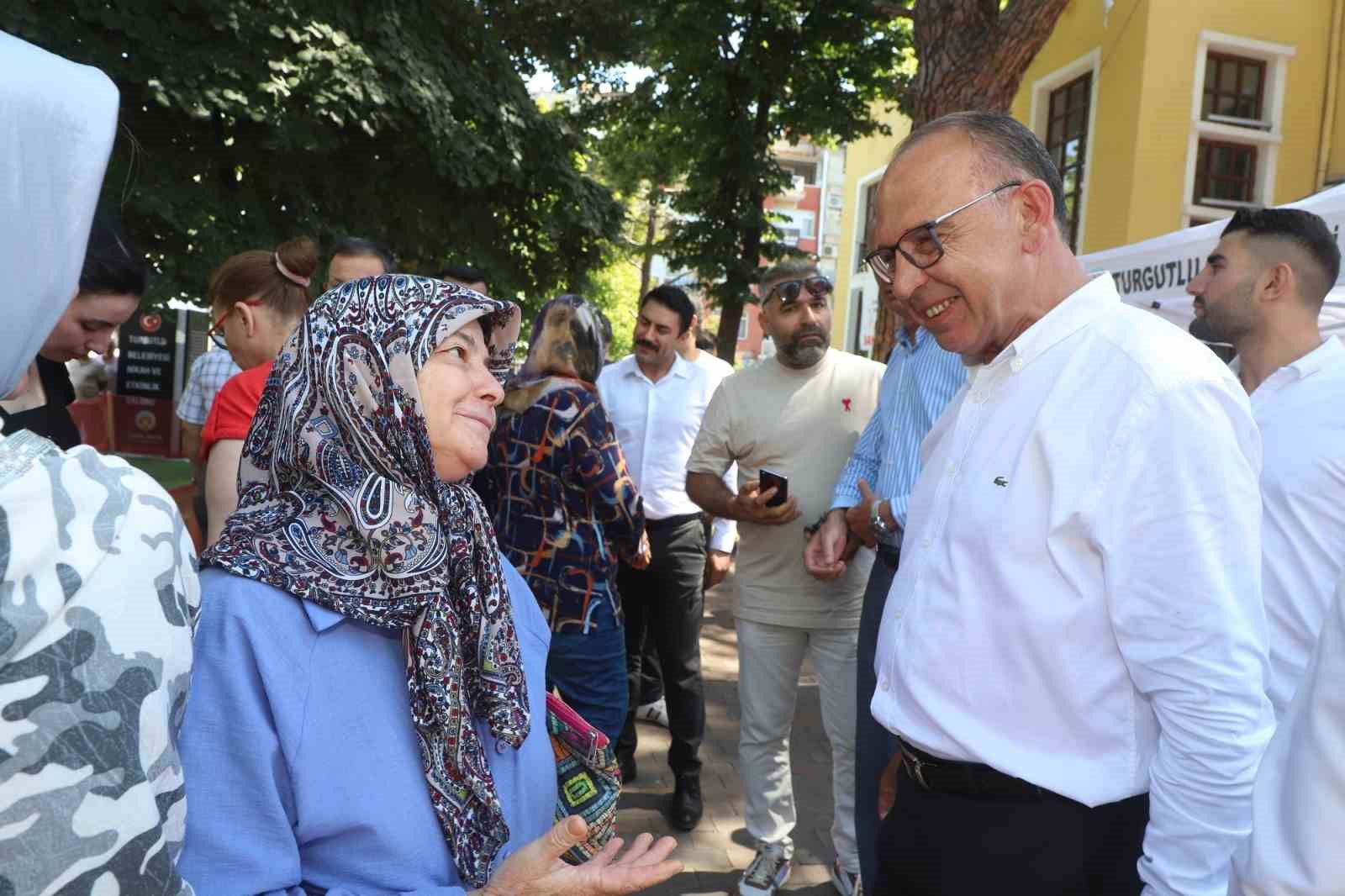 Turgutlu Belediyesinden aşure hayrı
