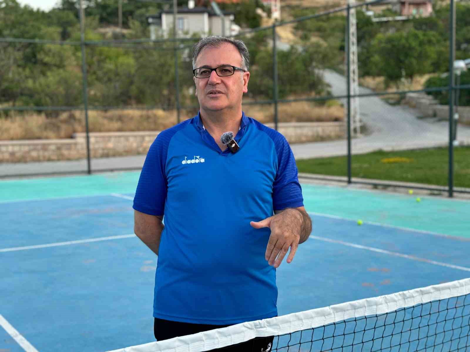 Başkan Özdoğan: “Tenis kurslarımız her yaşa hitap ediyor”
