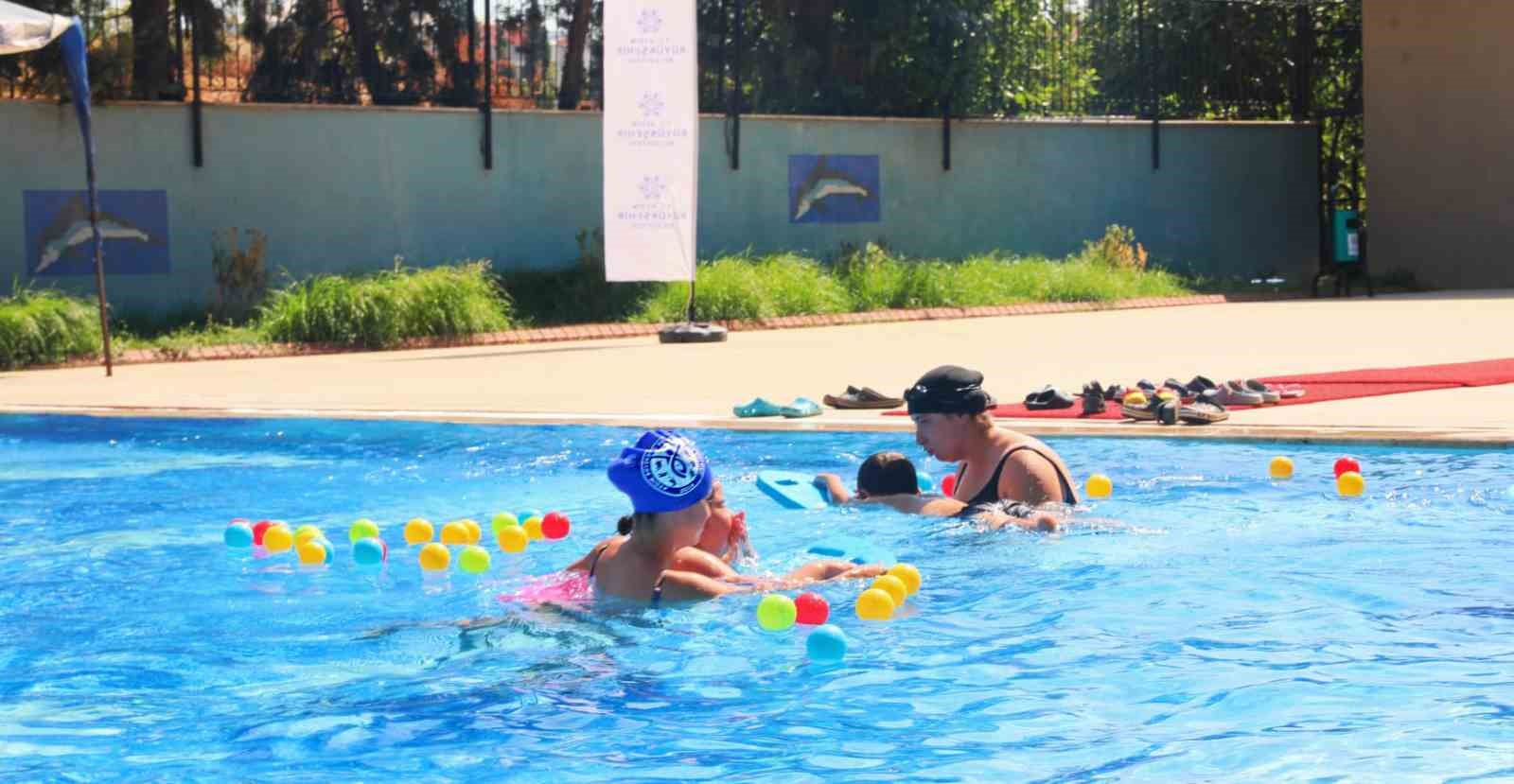 Çerçioğlu’ndan otizmli çocuklara özel yüzme kursları
