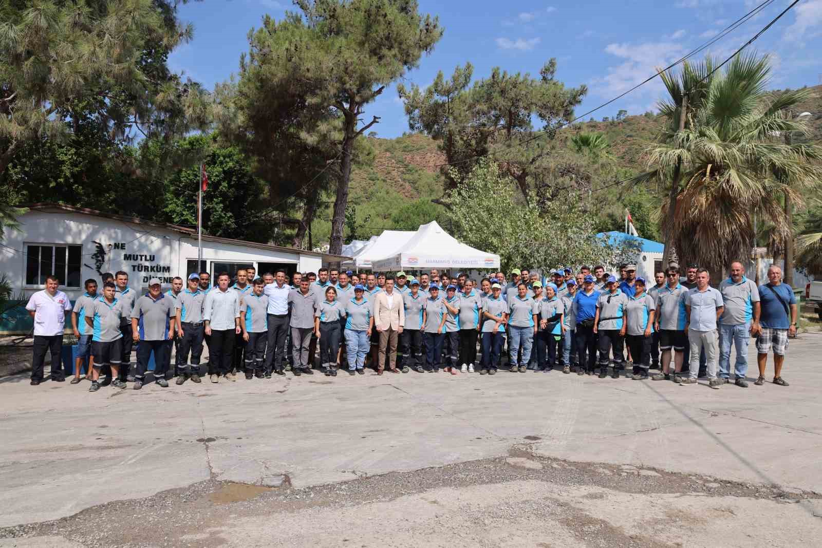 Başkan Ünlü temizlik emekçilerini dinledi
