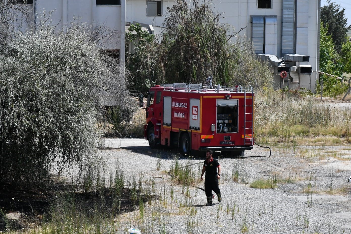 Kırklareli’nde eski hastane bahçesinde yangın
