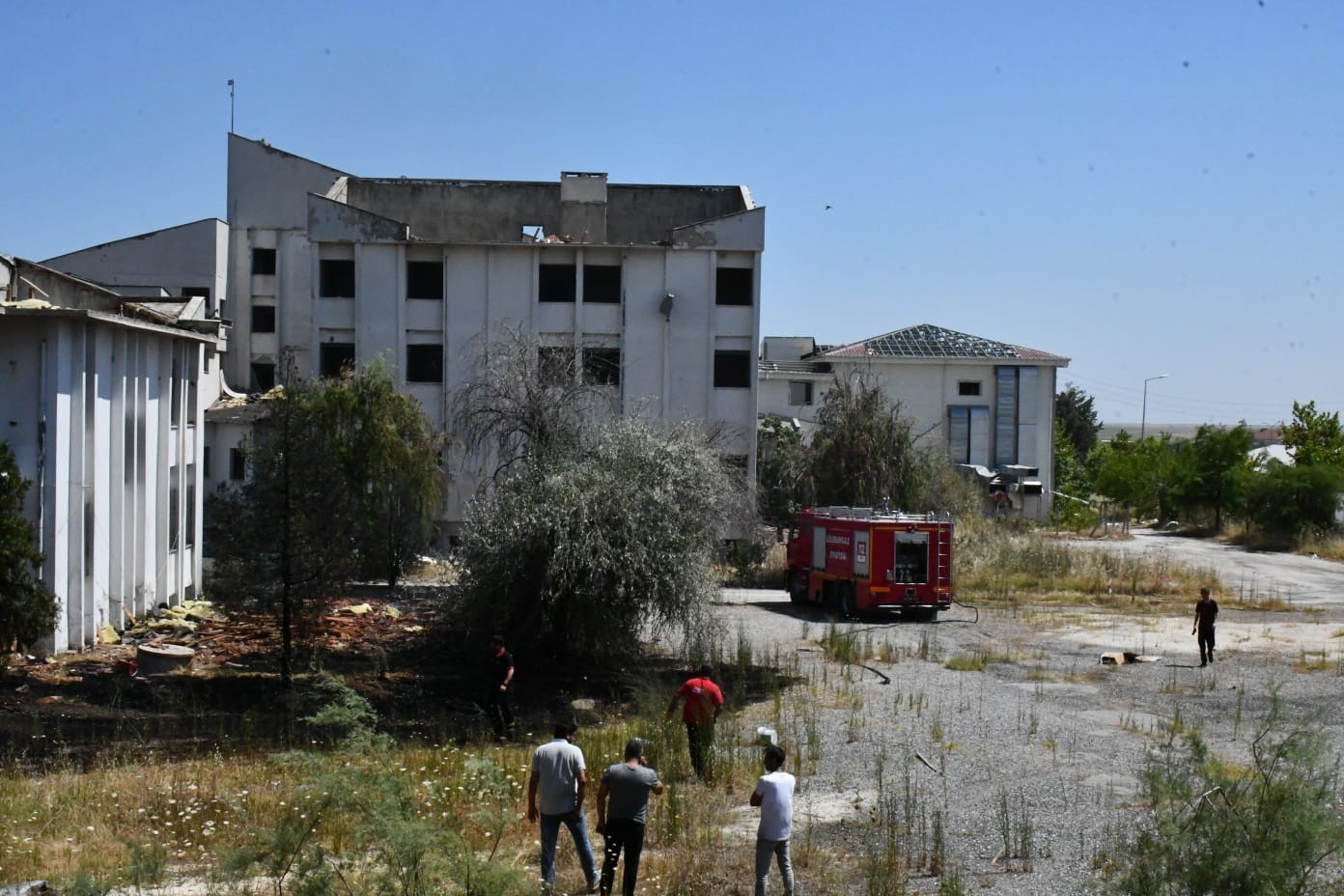 Kırklareli’nde eski hastane bahçesinde yangın
