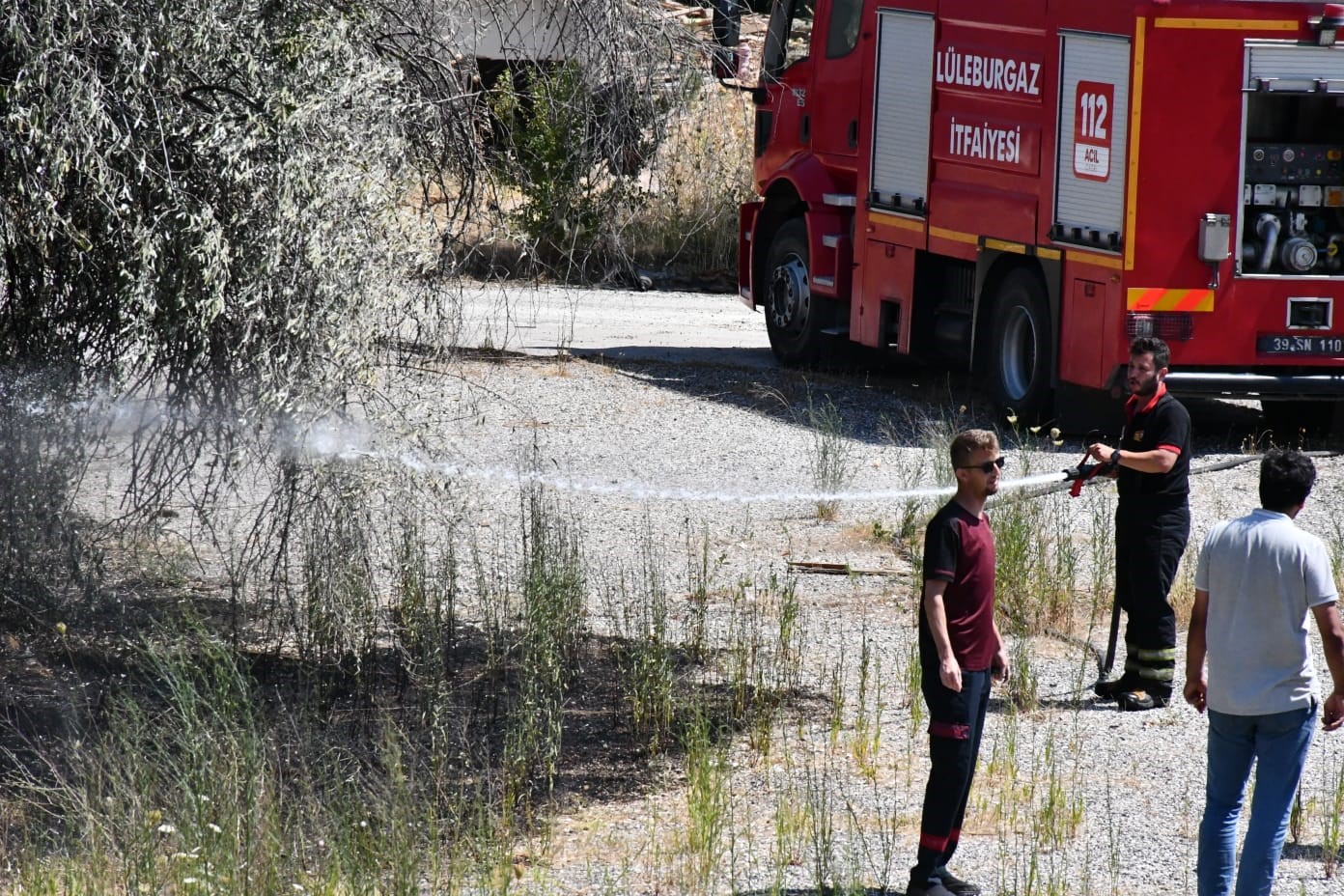 Kırklareli’nde eski hastane bahçesinde yangın
