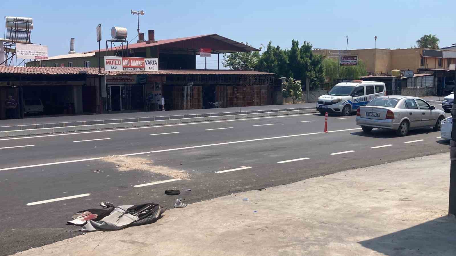 Motosiklet kamyonete çarptı, fırlayan yolcuyu başka araç ezdi: 2 yaralı
