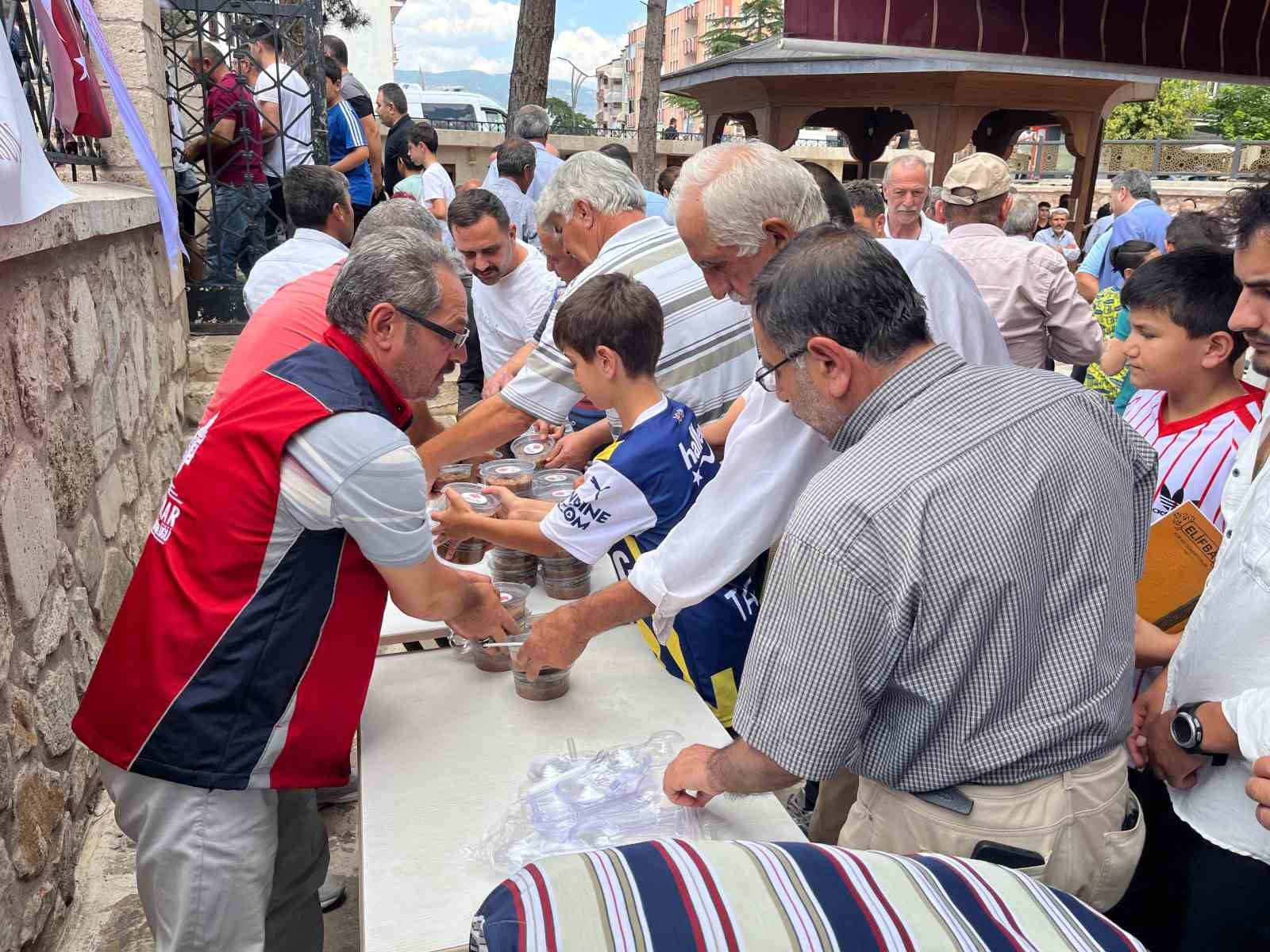 Tokat’ta Muharrem Ayı coşkusu: 5 camide aşure dağıtıldı
