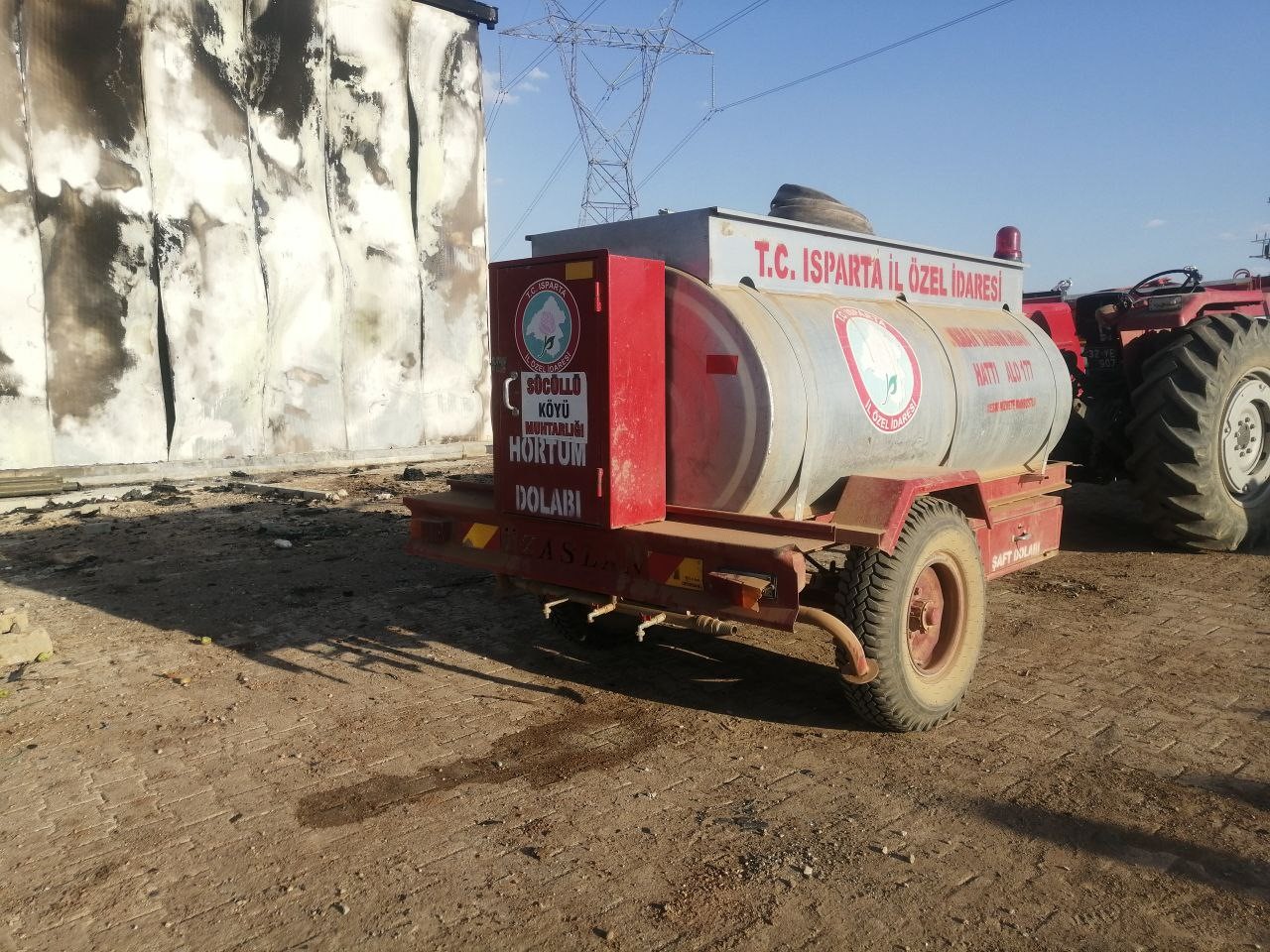 Isparta’da gübre deposunda çıkan yangın söndürüldü
