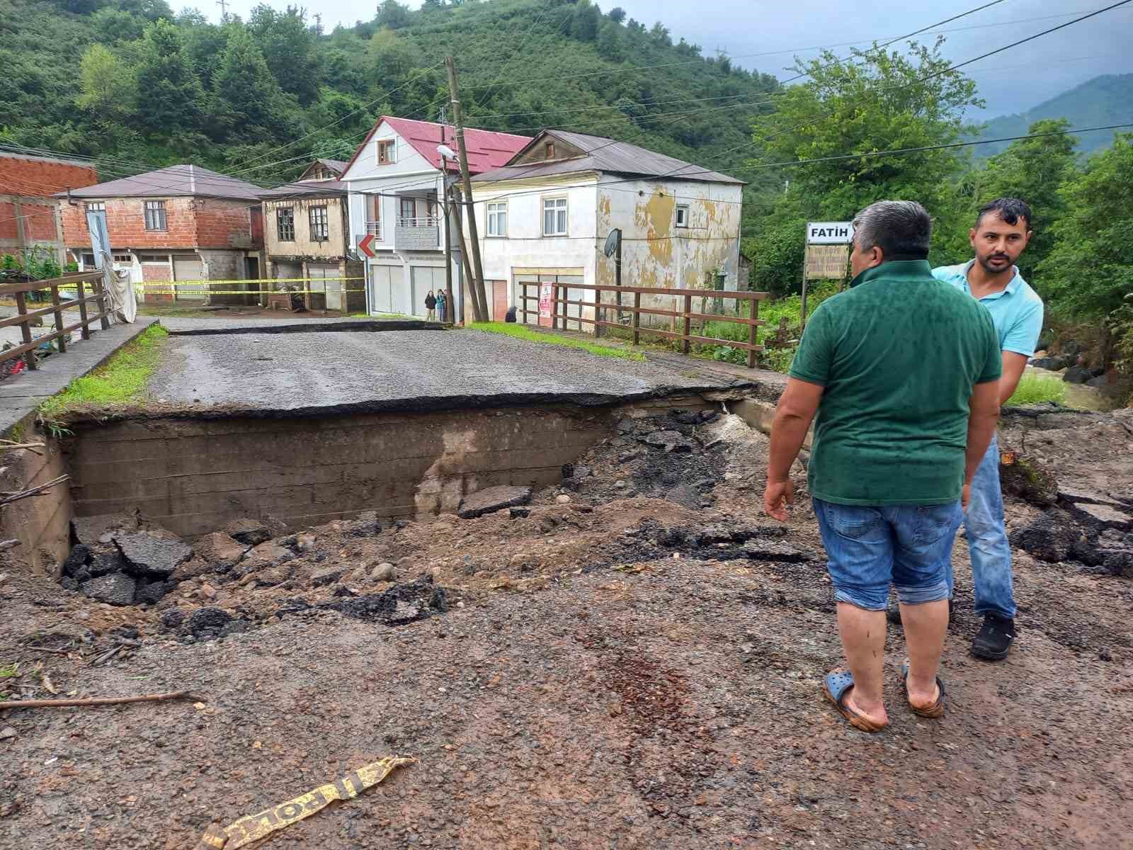 Giresun’da şiddetli yağışlar sel ve heyelanlara neden oldu
