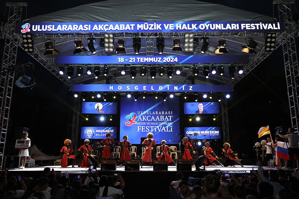 Akçaabat’ta Öykü Gürman rüzgarı
