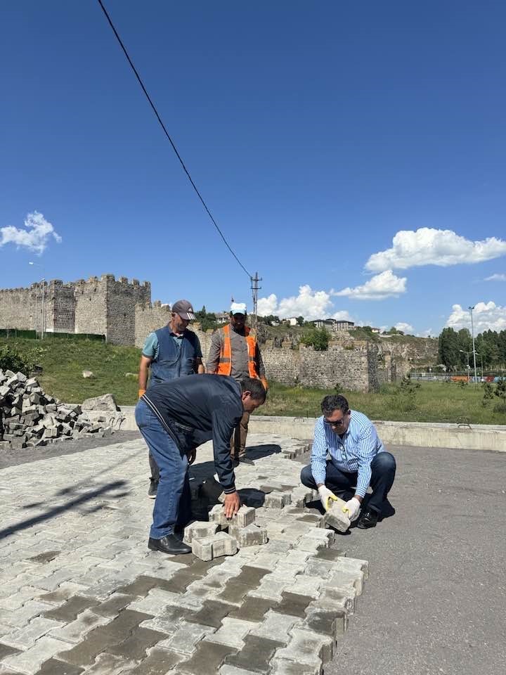 Başkan Demir, otopark çalışmalarını inceledi
