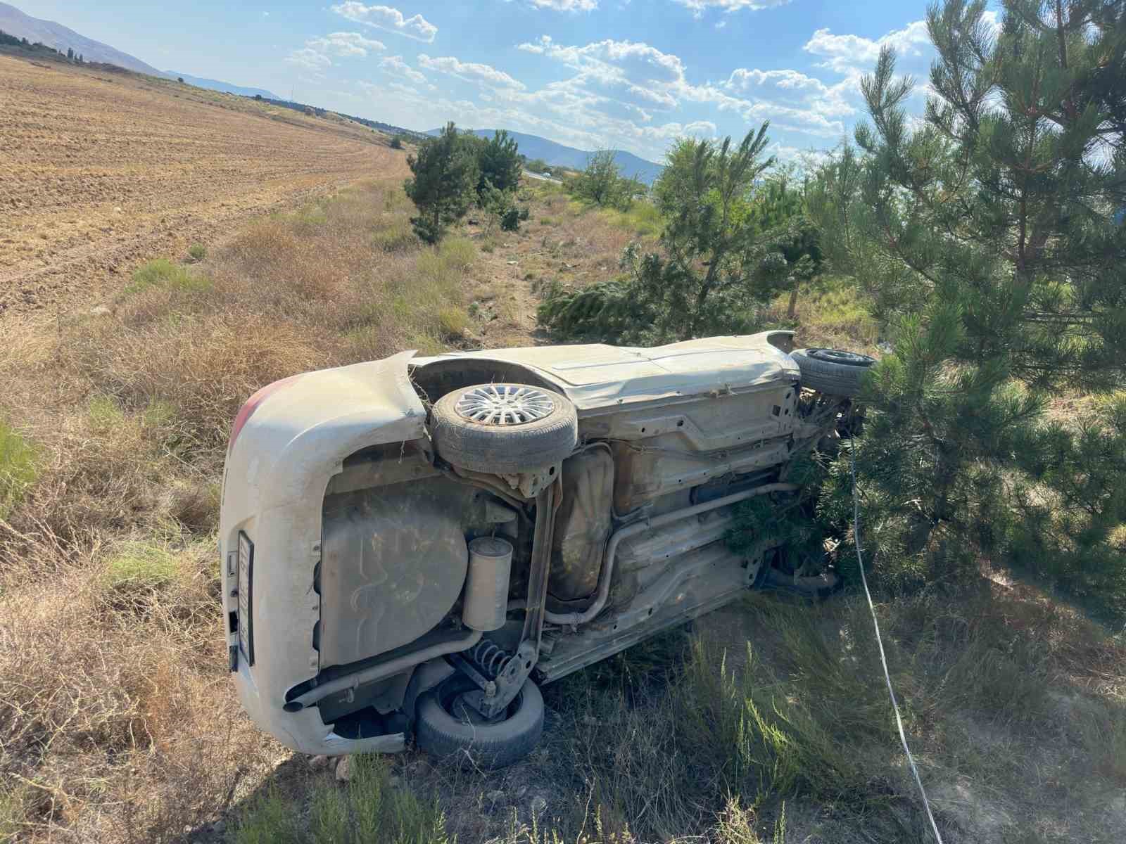 Afyonkarahisar’da otomobil devrildi 8 yaralı
