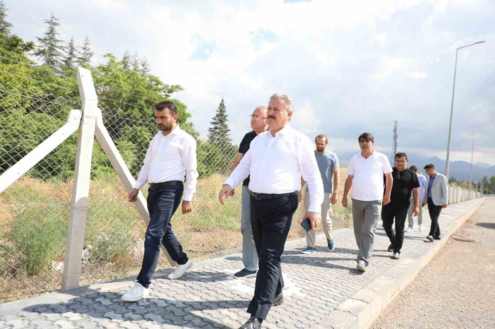 Melikgazi’den şehrin trafik yükünü alacak yeni yol
