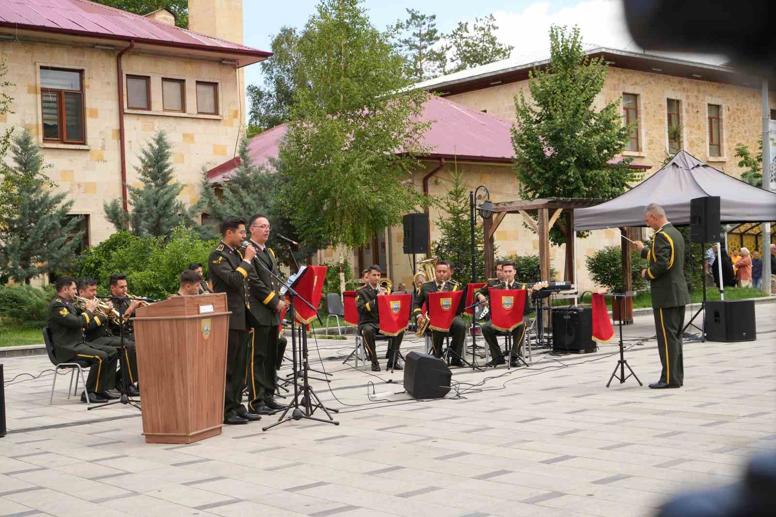 3. Ordu Bölge Bando Komutanlığından anlamlı konser
