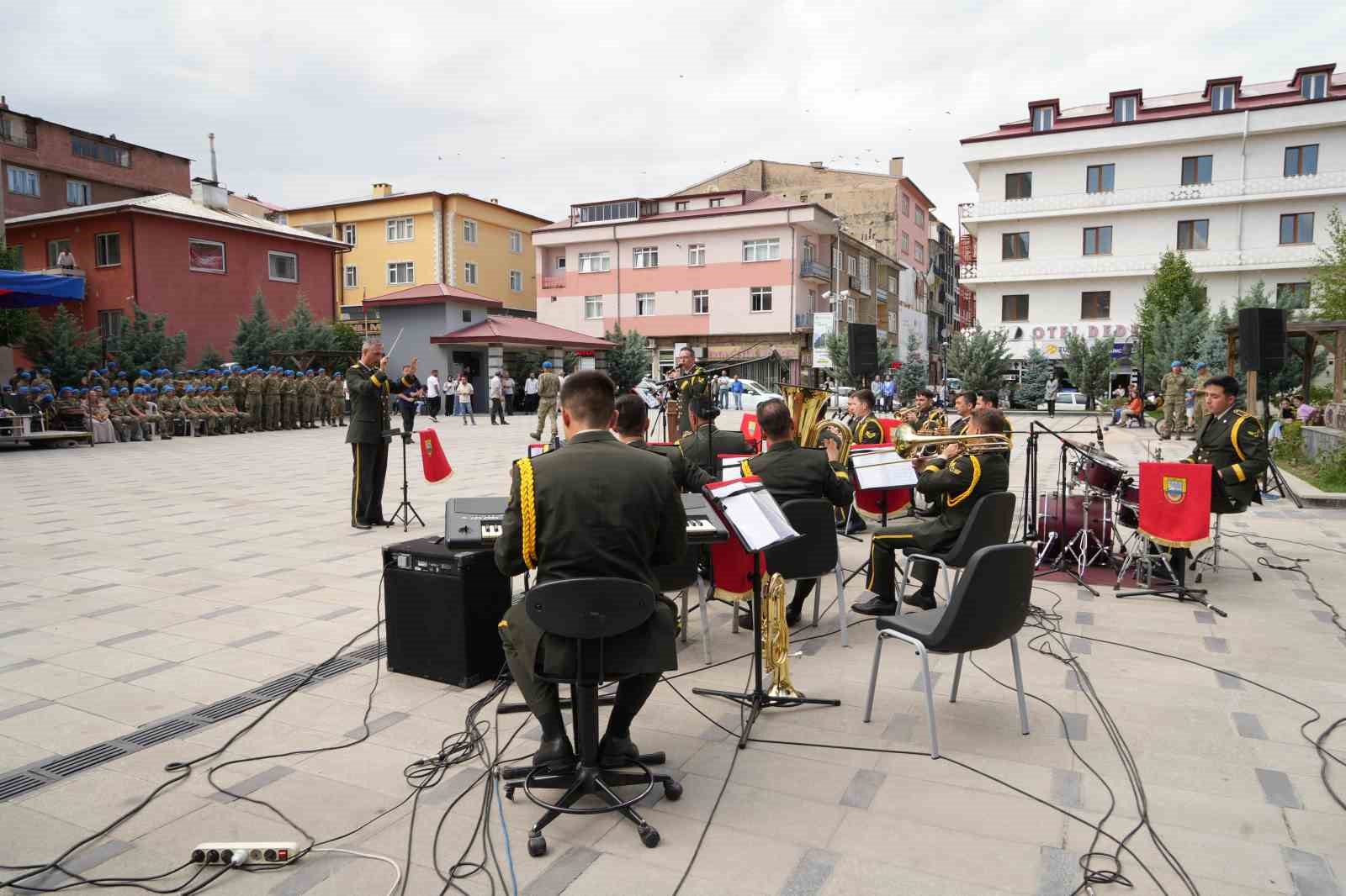 3. Ordu Bölge Bando Komutanlığından anlamlı konser
