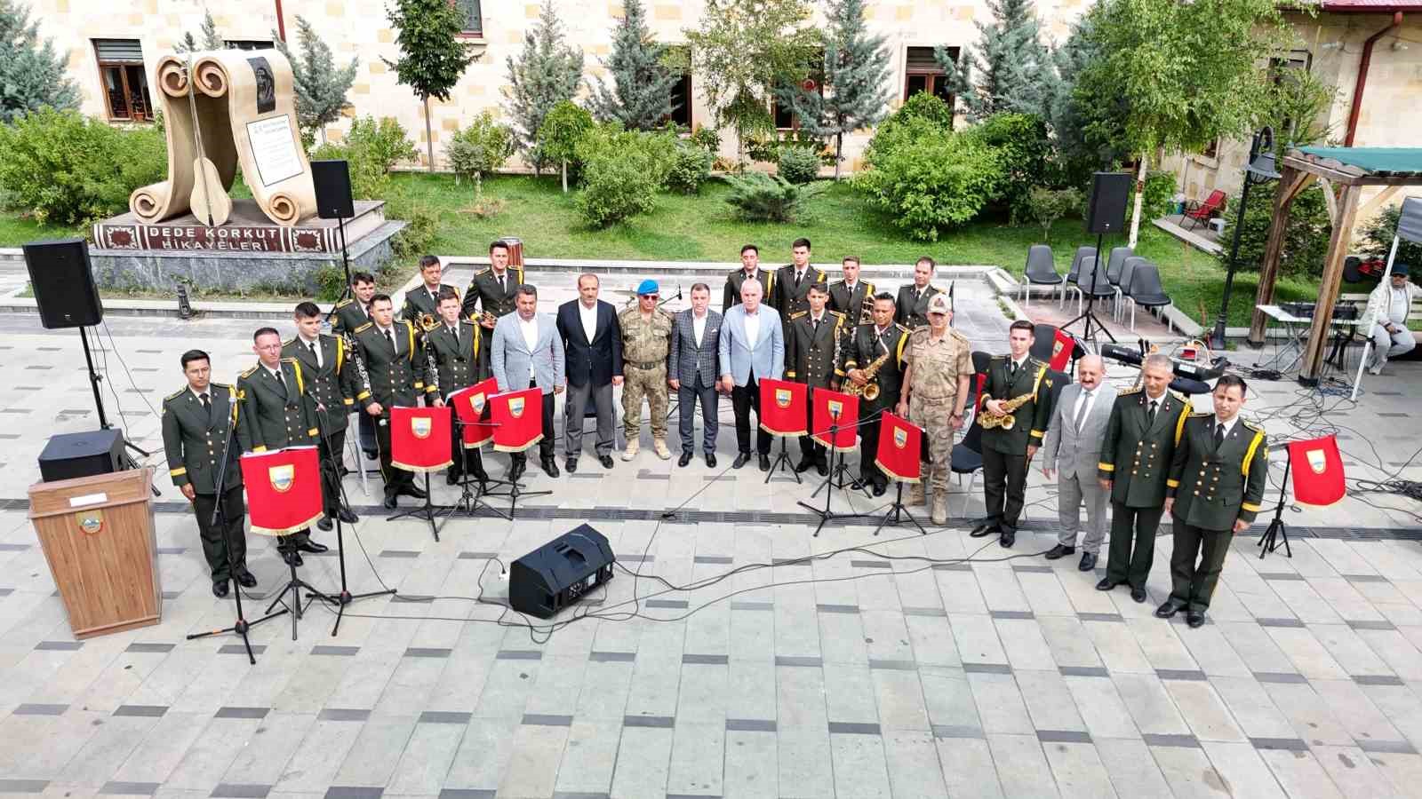 3. Ordu Bölge Bando Komutanlığından anlamlı konser
