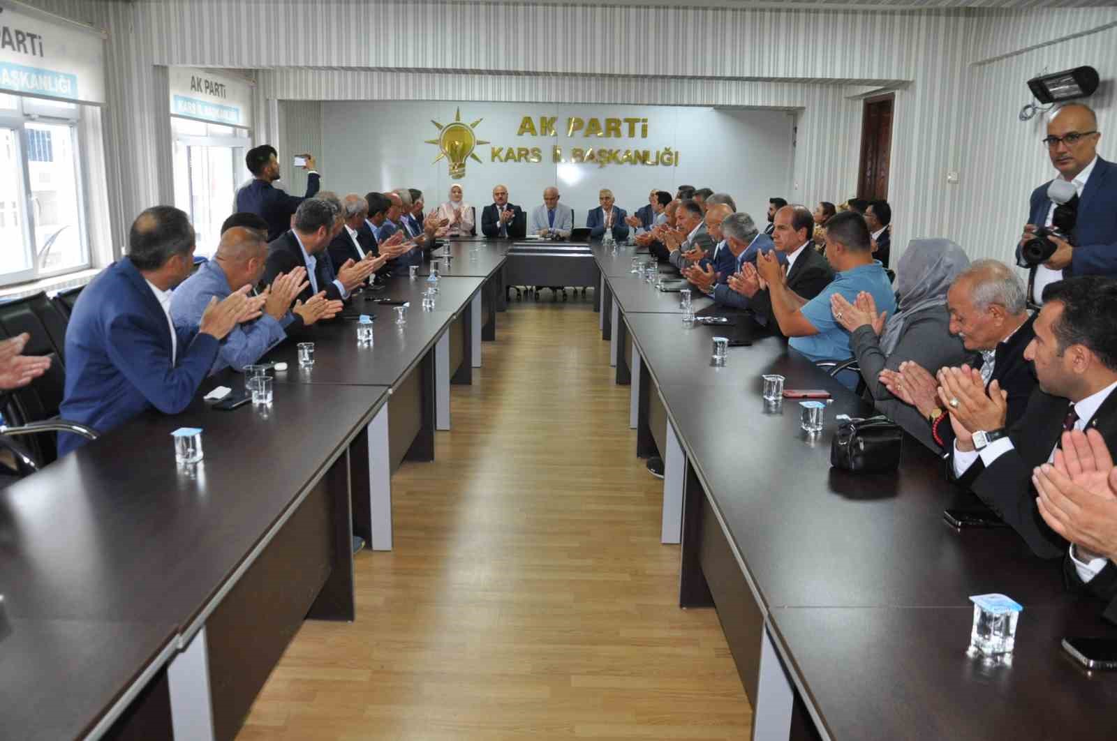 AK Parti Genel Başkan Yardımcısı Yılmaz , Kars’ta basınla buluştu
