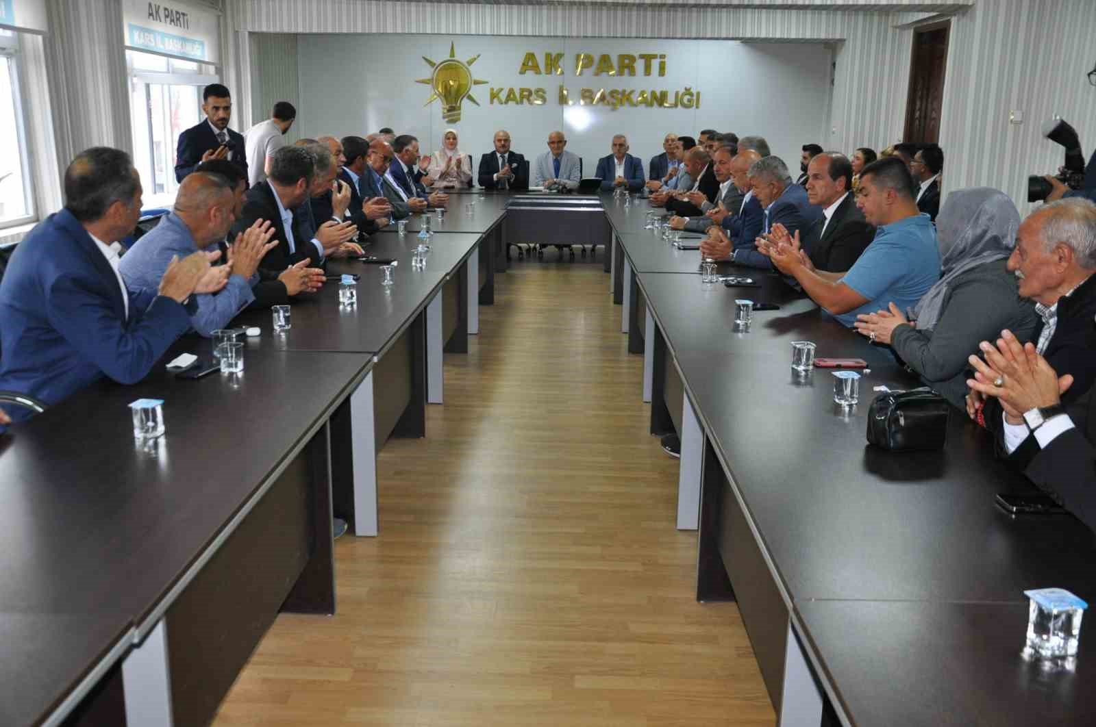 AK Parti Genel Başkan Yardımcısı Yılmaz , Kars’ta basınla buluştu
