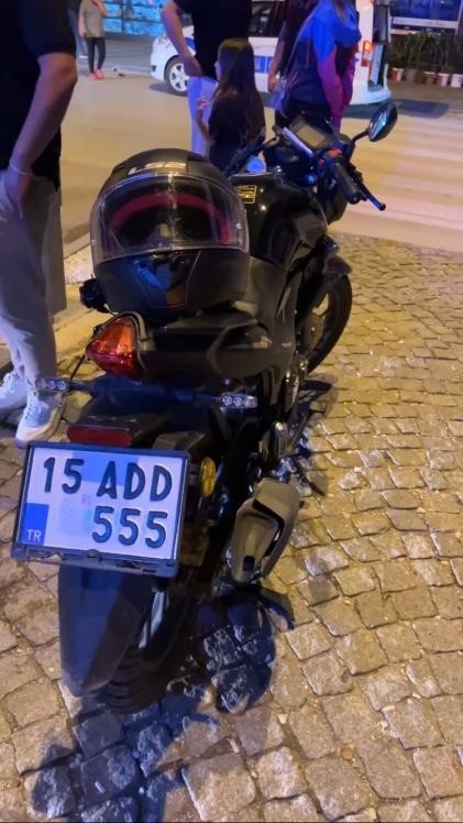 Burdur’da mazgaldan kaçmak isteyen motosikletli arkasında gelen motosikletle çarpıştı: 2 yaralı
