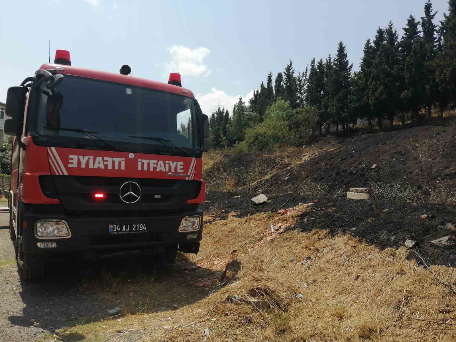 Sancaktepe’de ormanlık alanda yangın
