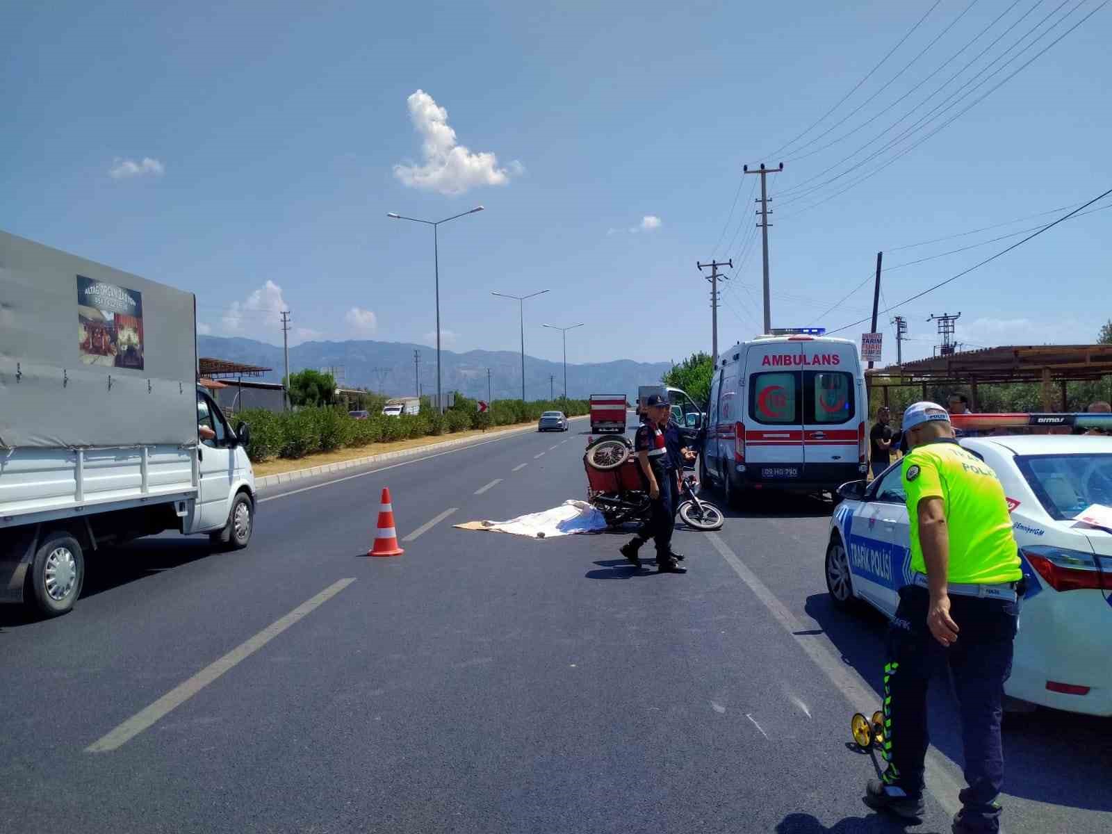 Kamyonla çarpışan motosikletin sürücüsü hayatını kaybetti
