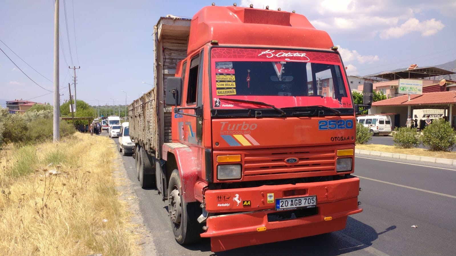 Kamyonla çarpışan motosikletin sürücüsü hayatını kaybetti
