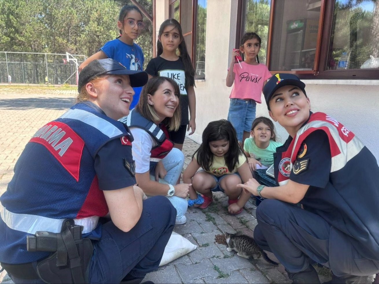 Aydın’da jandarma ekipleri vatandaşları bilgilendiriyor
