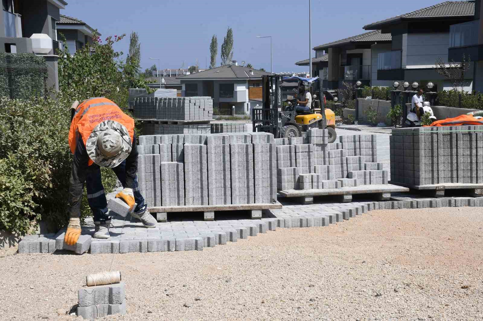 Kuşadası Belediyesi’nin Güzelçamlı Mahallesi’ndeki çalışmaları hız kesmiyor
