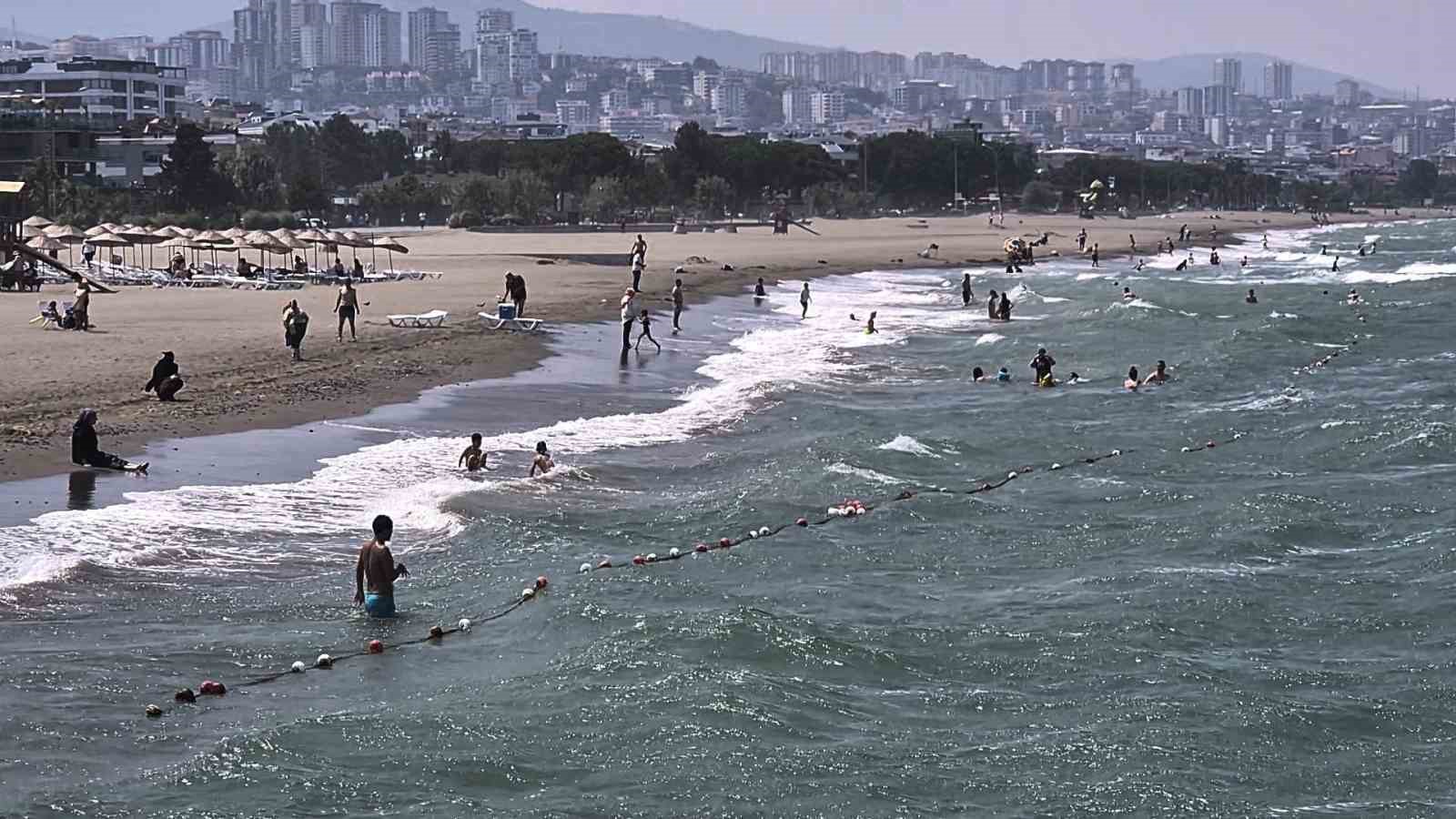 Karadeniz hırçınlaştı, “denize girmeyin” uyarısı yapıldı
