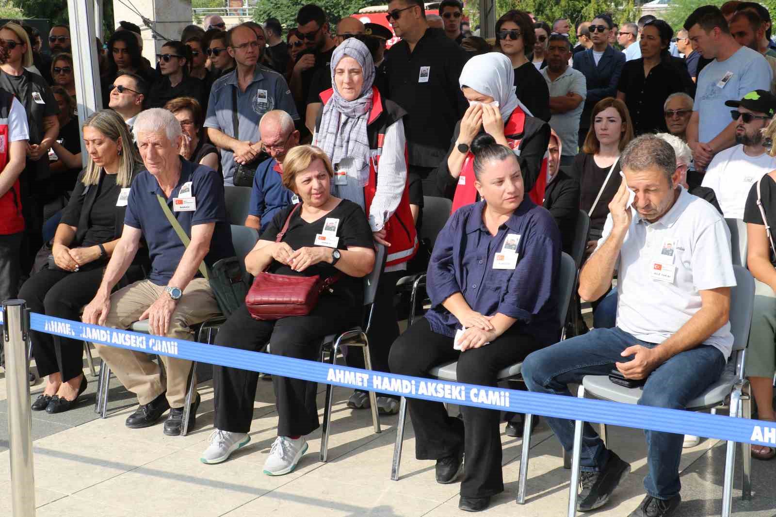 Pençe-Kilit şehidi Yarbay Demirkan son yolculuğuna uğurlandı
