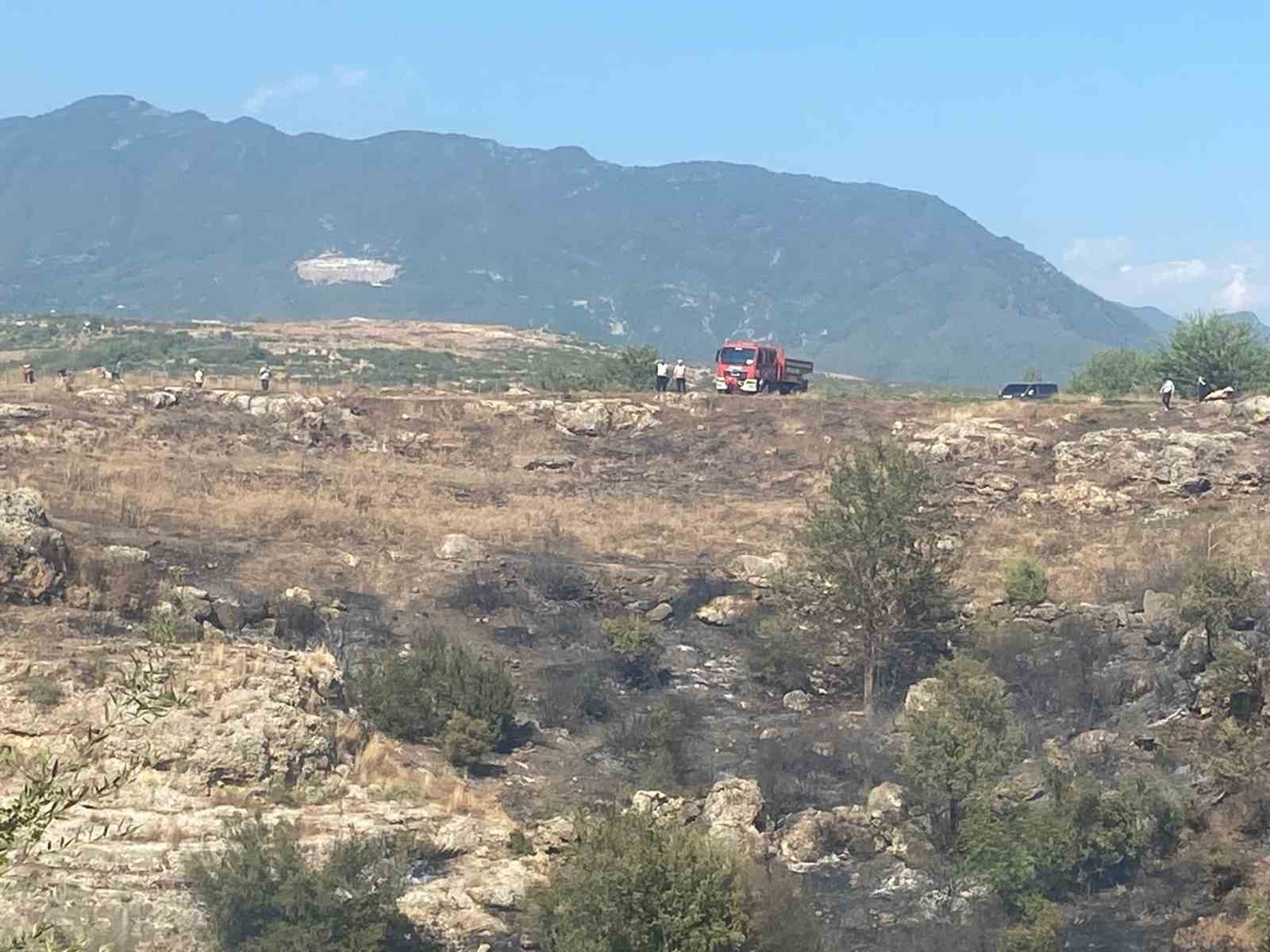 Osmaniye’de makilik alanda çıkan yangın söndürüldü
