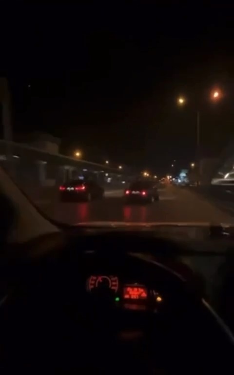 Yarışan araçlar trafikte dehşet saçtı
