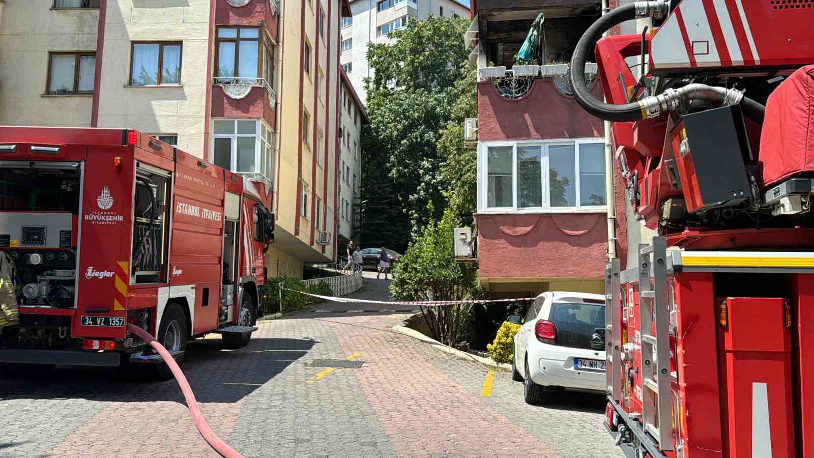 Şişli’de 4 katlı binada korkutan yangın: Daire kullanılamaz hale geldi
