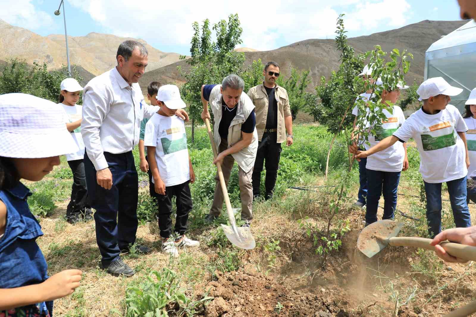 Bitlis’te ‘Okuldaki çiftlik’ projesi
