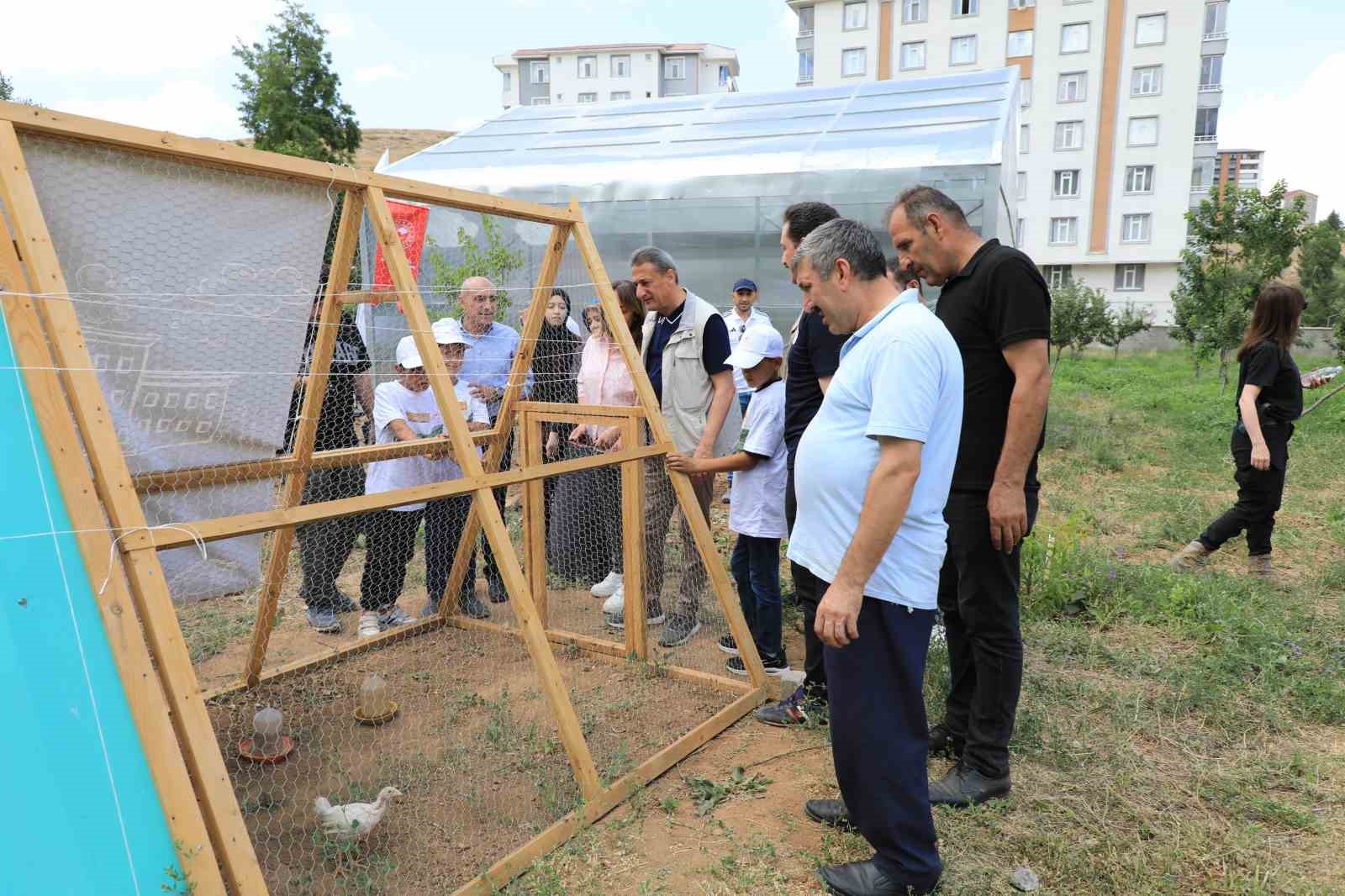 Bitlis’te ‘Okuldaki çiftlik’ projesi
