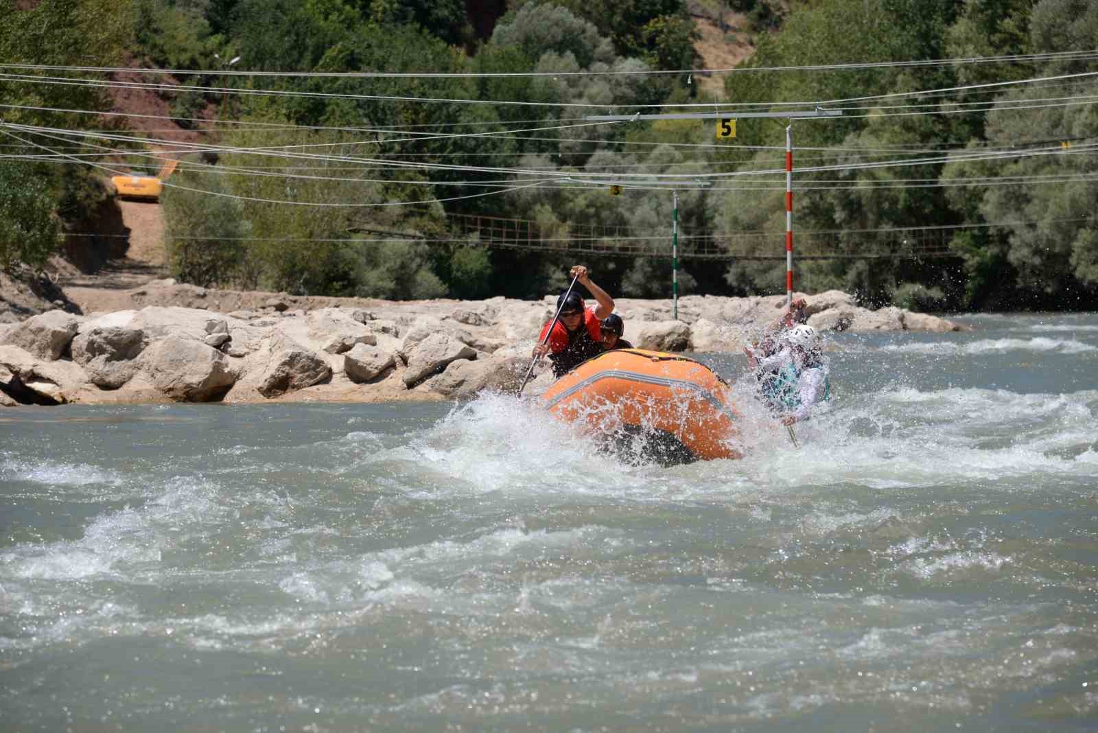 Tunceli’de, Rafting Türkiye Kulüpler Kupası düzenlendi
