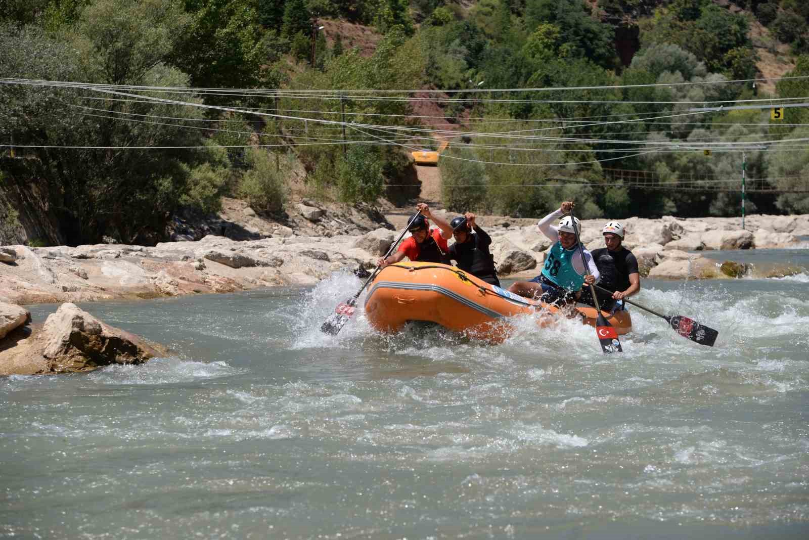 Tunceli’de, Rafting Türkiye Kulüpler Kupası düzenlendi
