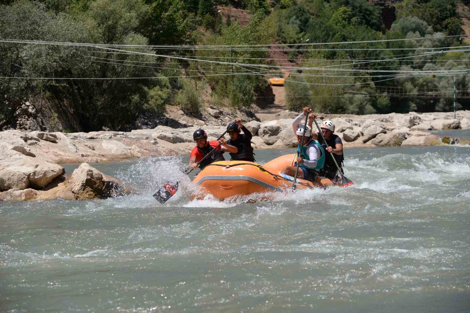 Tunceli’de, Rafting Türkiye Kulüpler Kupası düzenlendi
