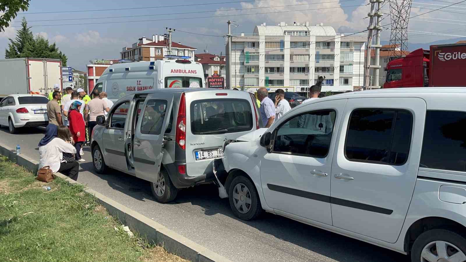 Düğün konvoyunda zincirleme kaza: 2 yaralı
