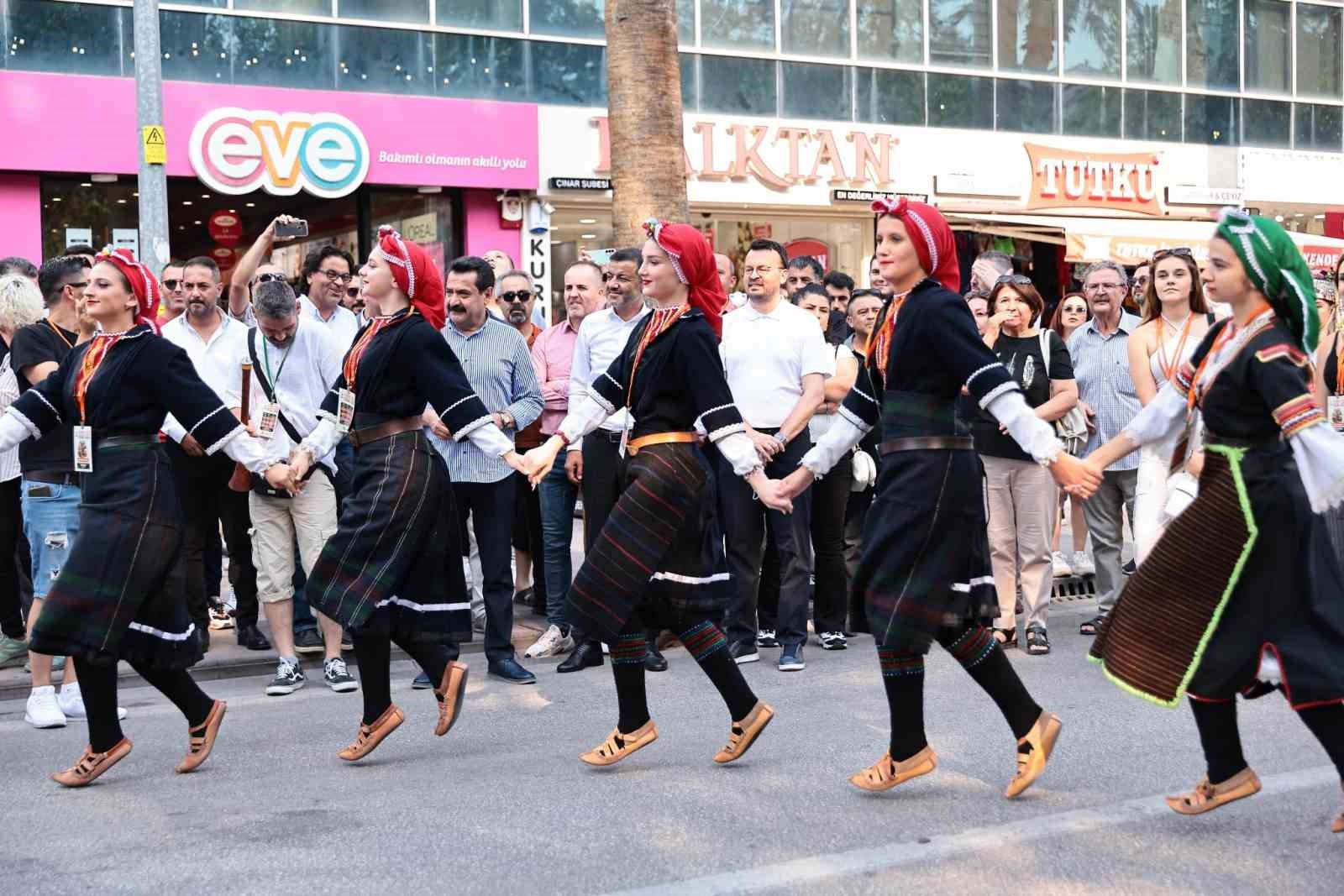 18. Uluslararası Halk Dansları Festivali coşkusu başladı
