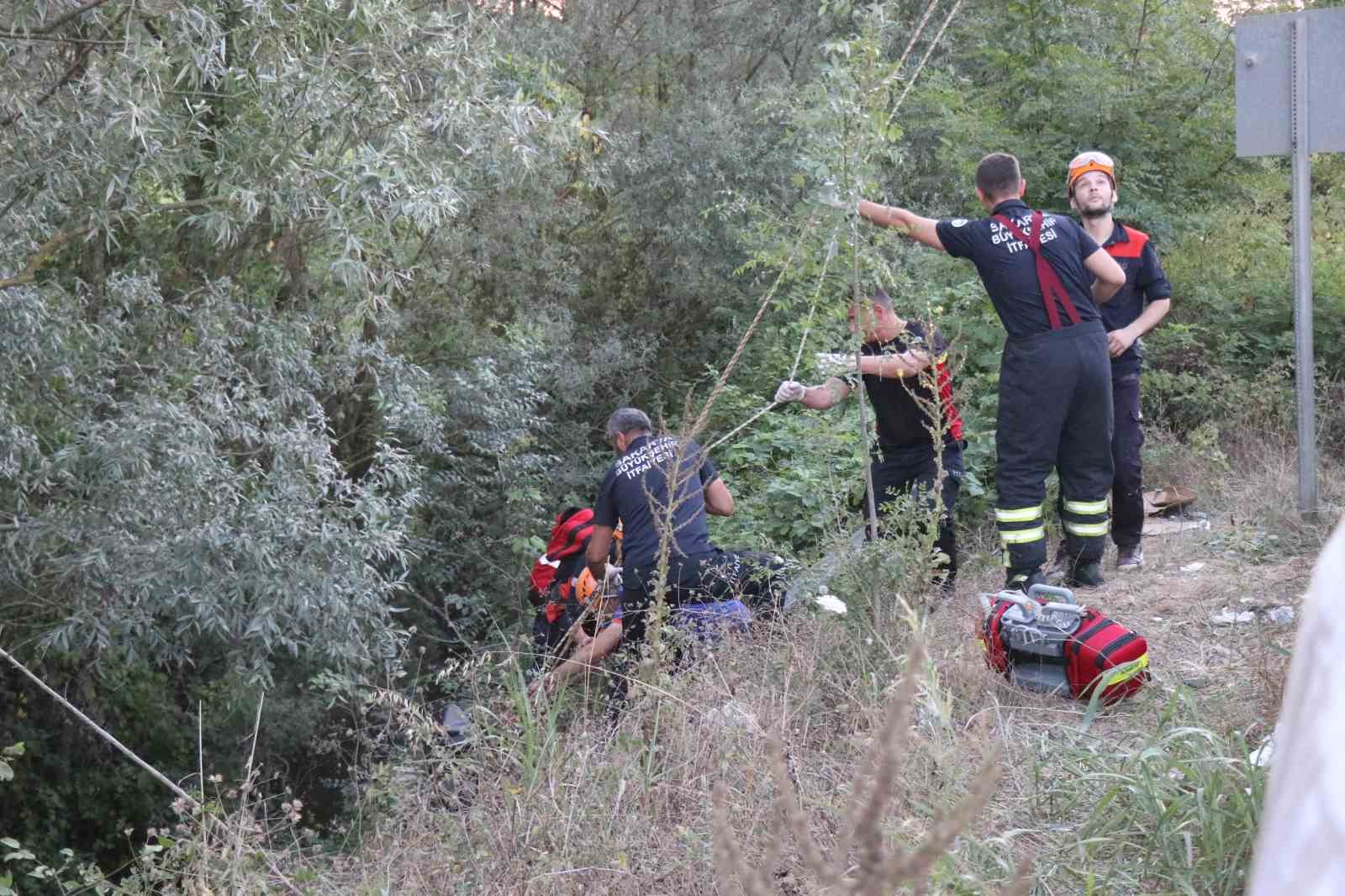 Yol kenarında tuvaletini yapmak isteyen adam 7 metre yükseklikten düşerek öldü
