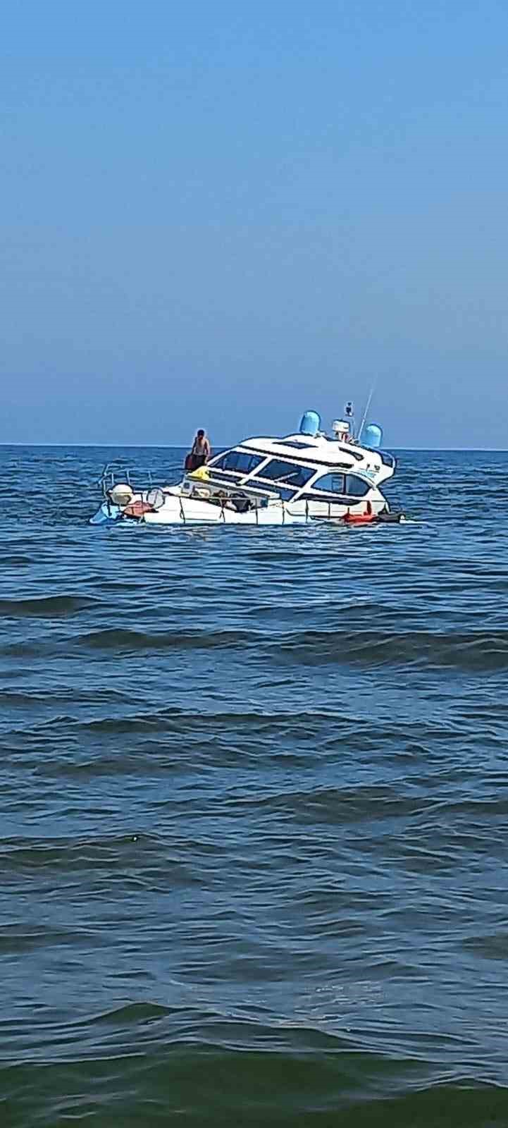 Mudanya’da arızalanan yat karaya oturdu
