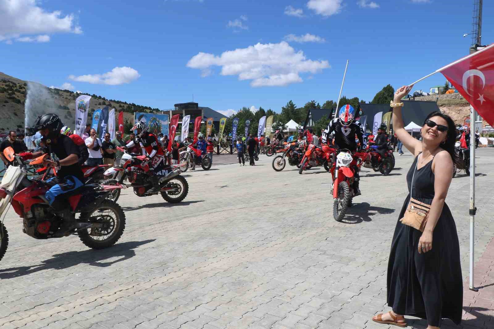 Ergan Dağı Doğa Sporları Festivali renkli görüntülerle sona erdi
