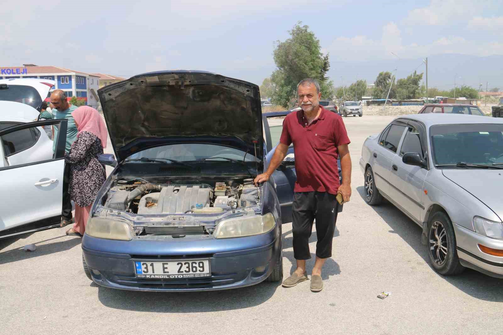 Araba pazarında durgun bekleyiş, 6 haftadır umutla gelse de aracını satamadı
