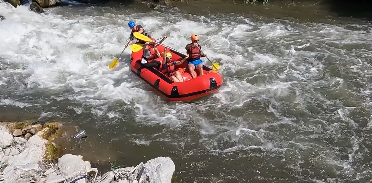 (Özel) Dağcıların nefes kesen rafting heyecanı
